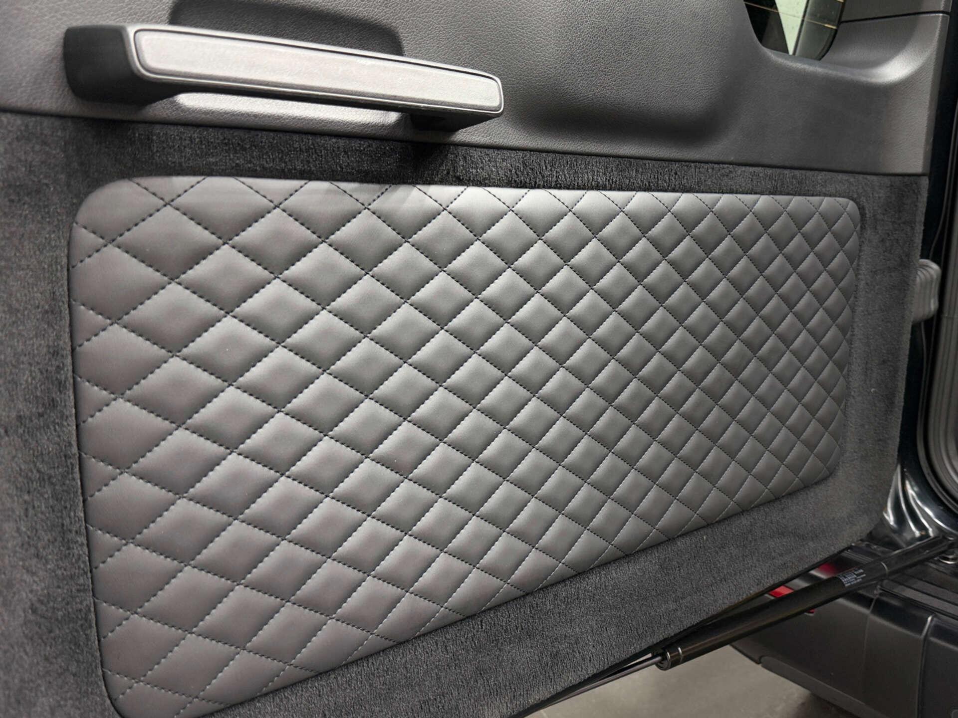 Mercedes-Benz G-Class view 26