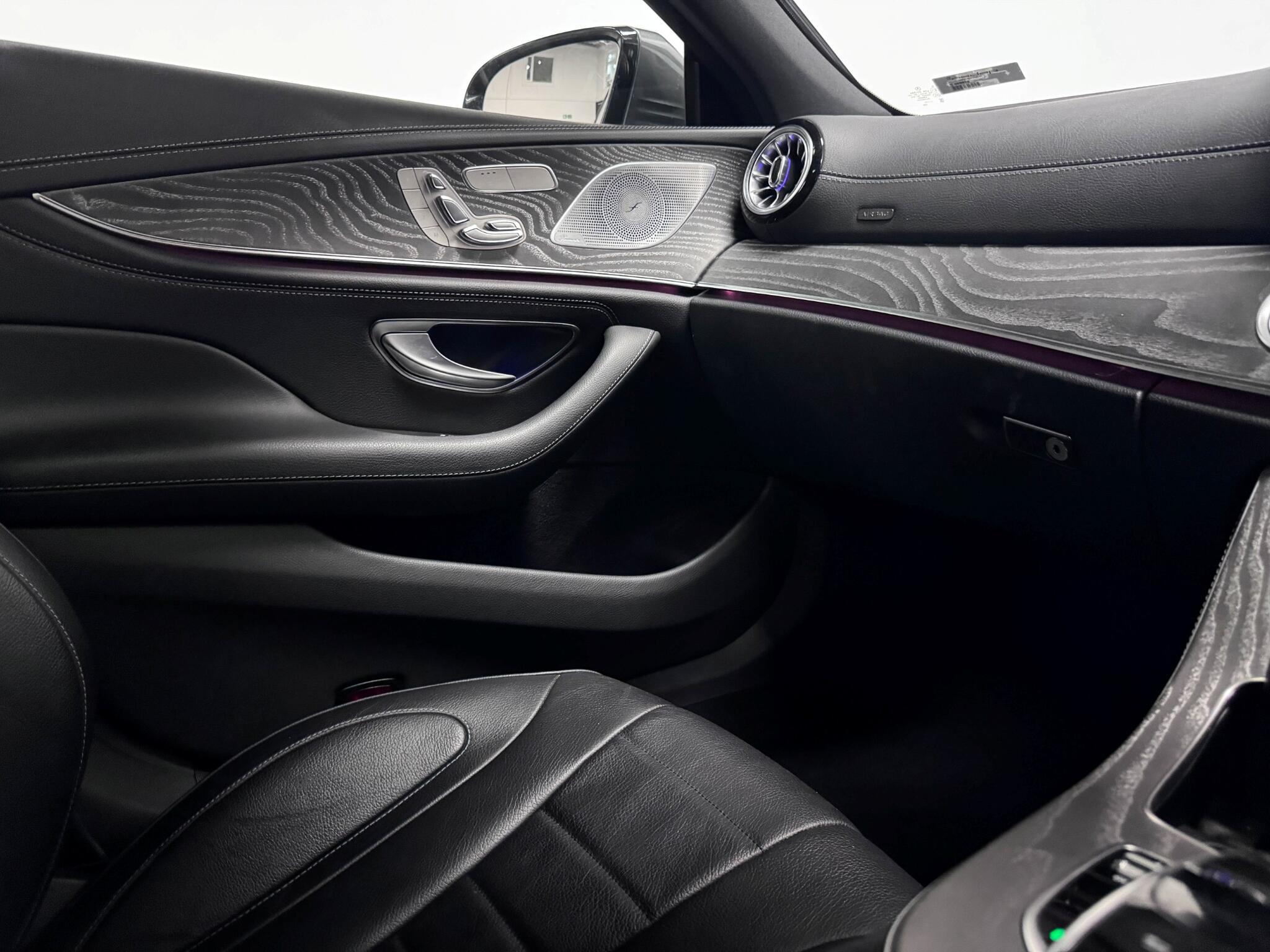 Mercedes-Benz CLS view 37