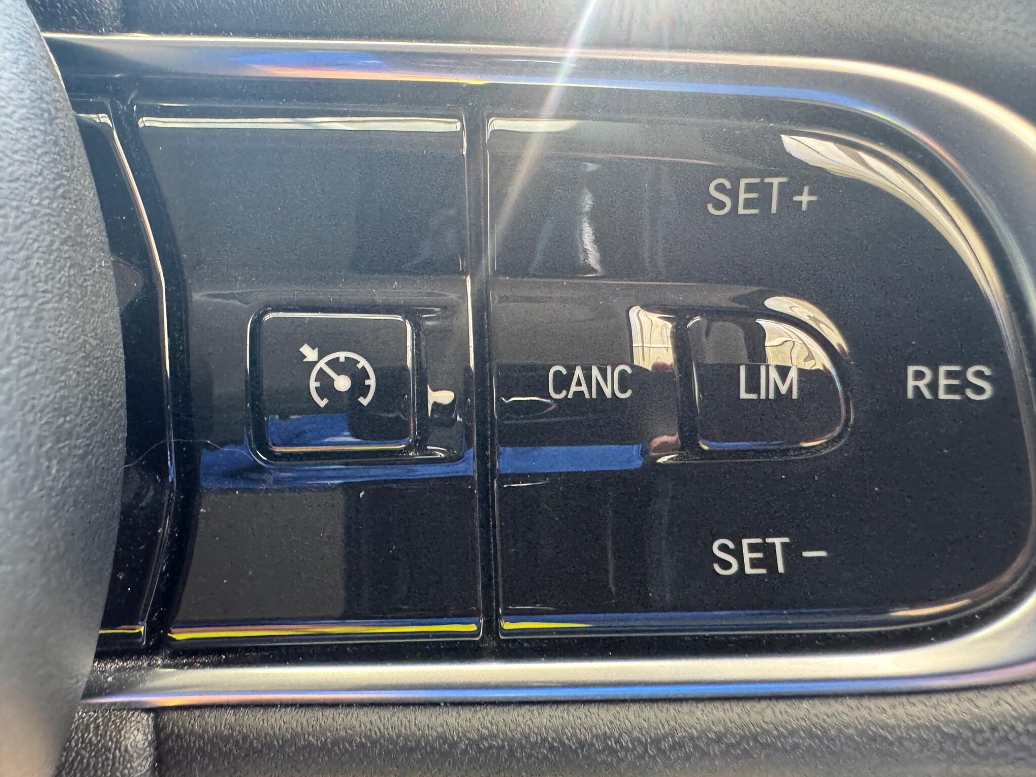 Fiat 500e view 29