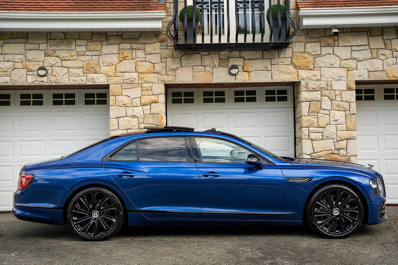 Bentley Flying Spur view 3