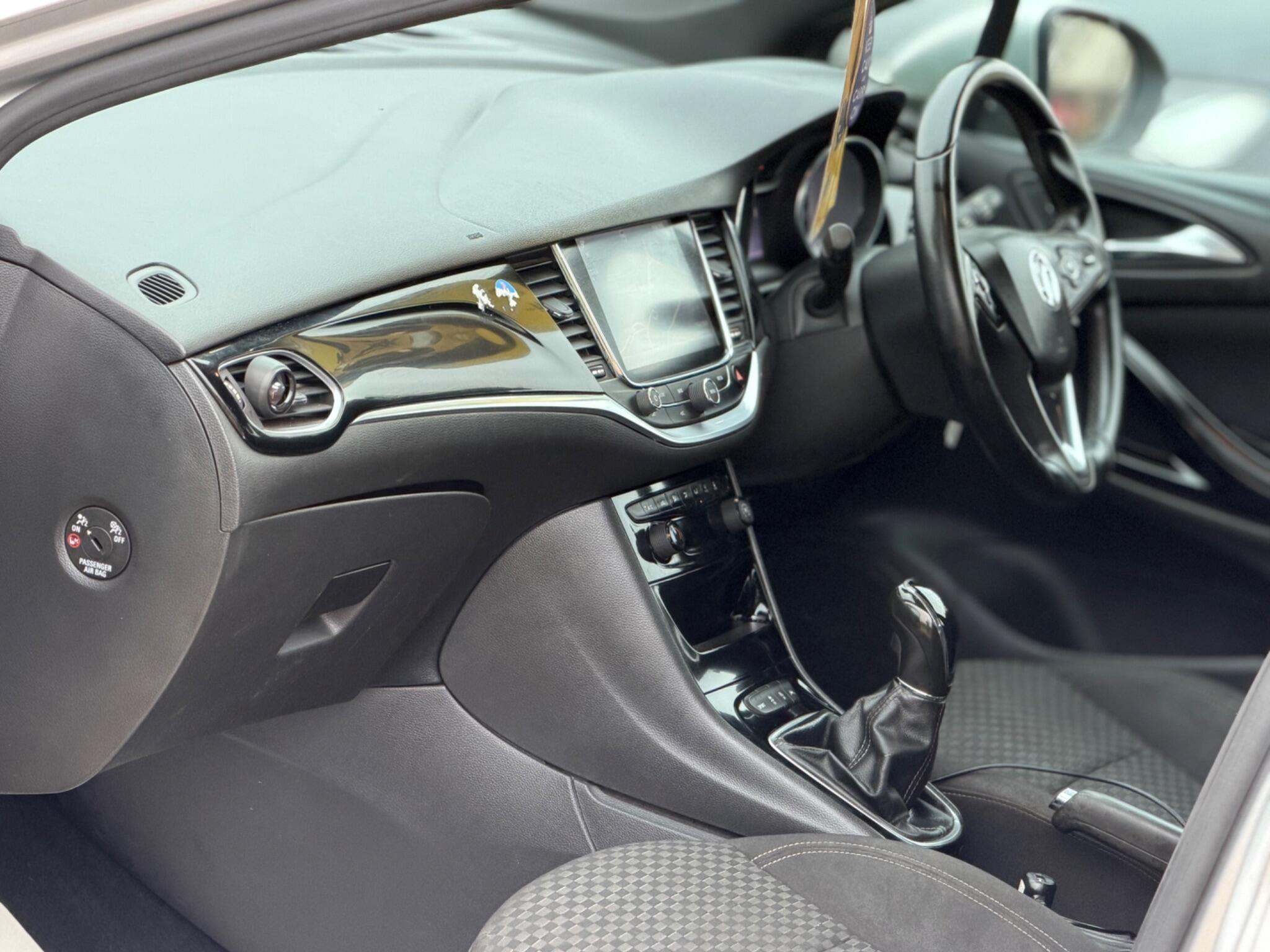 2016 Vauxhall Astra 1.0i Turbo ecoFLEX SRi Nav Euro 6 (s/s) 5dr image 19