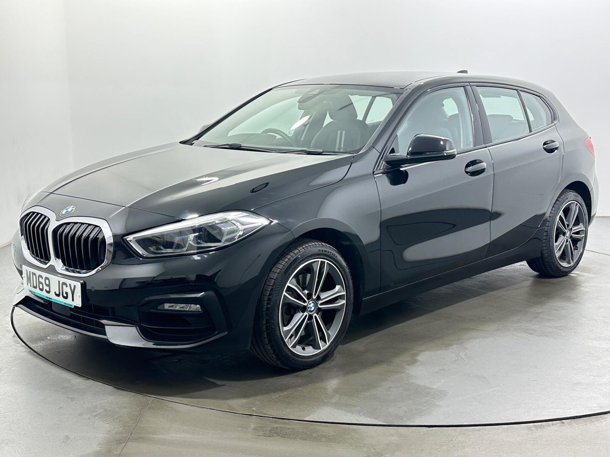 BMW 1 Series view 4