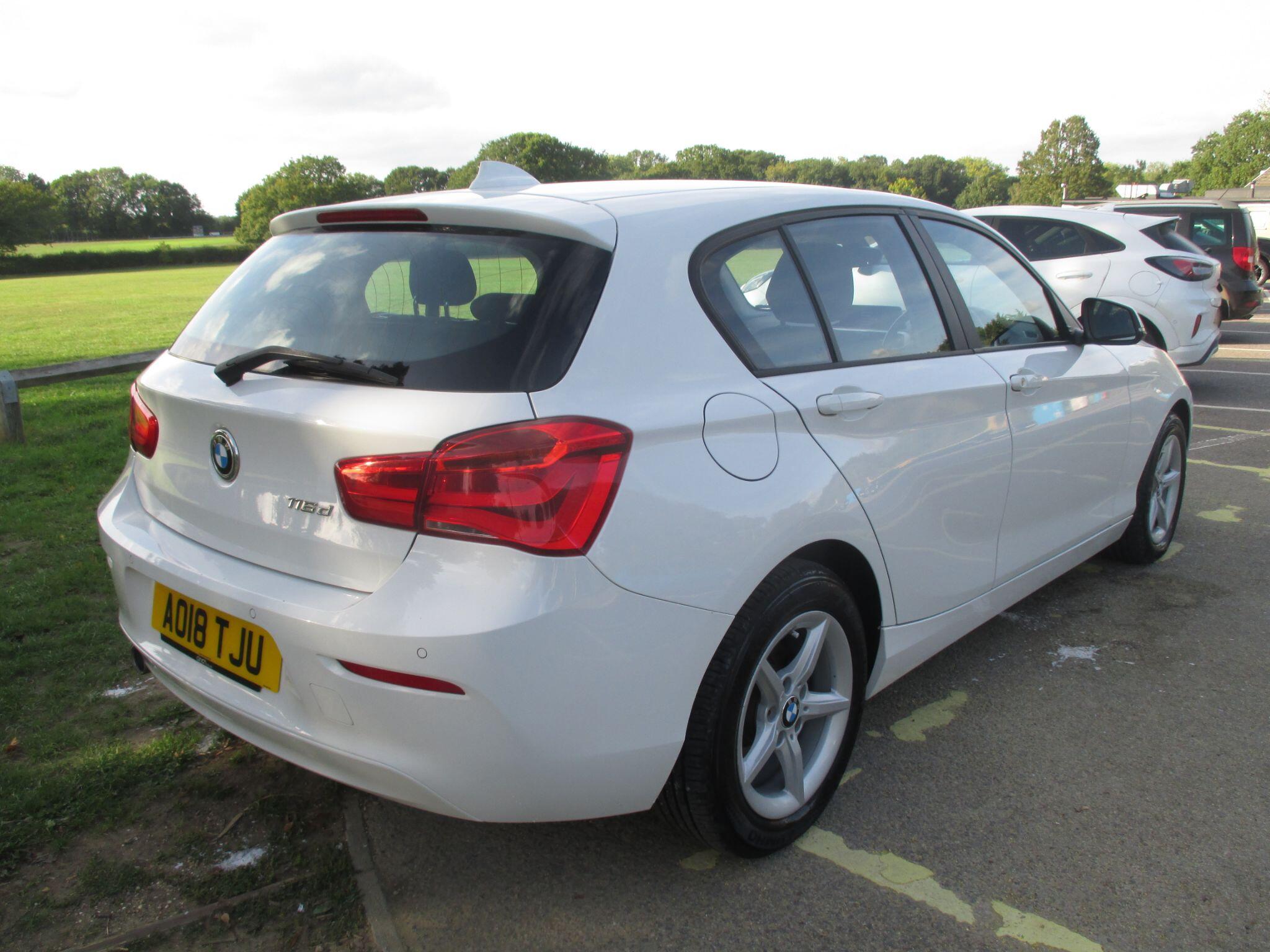 BMW 1 Series view 9
