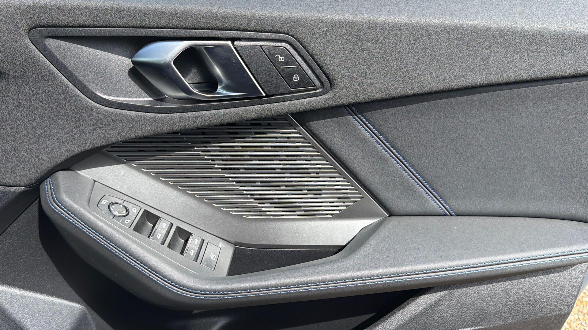 BMW 1 Series view 20