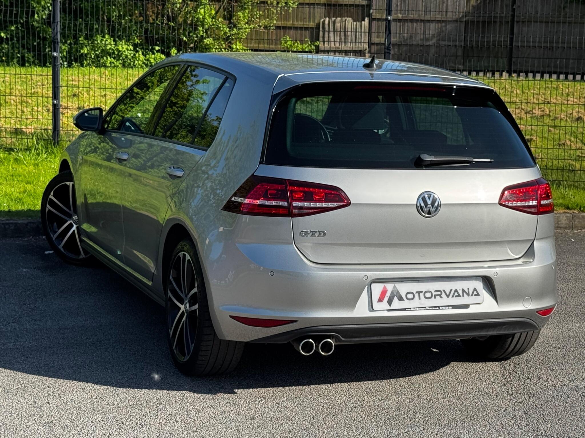 Volkswagen Golf view 11
