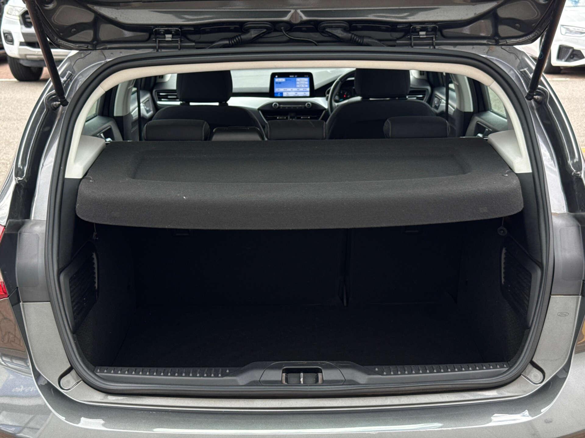 Ford Focus view 35