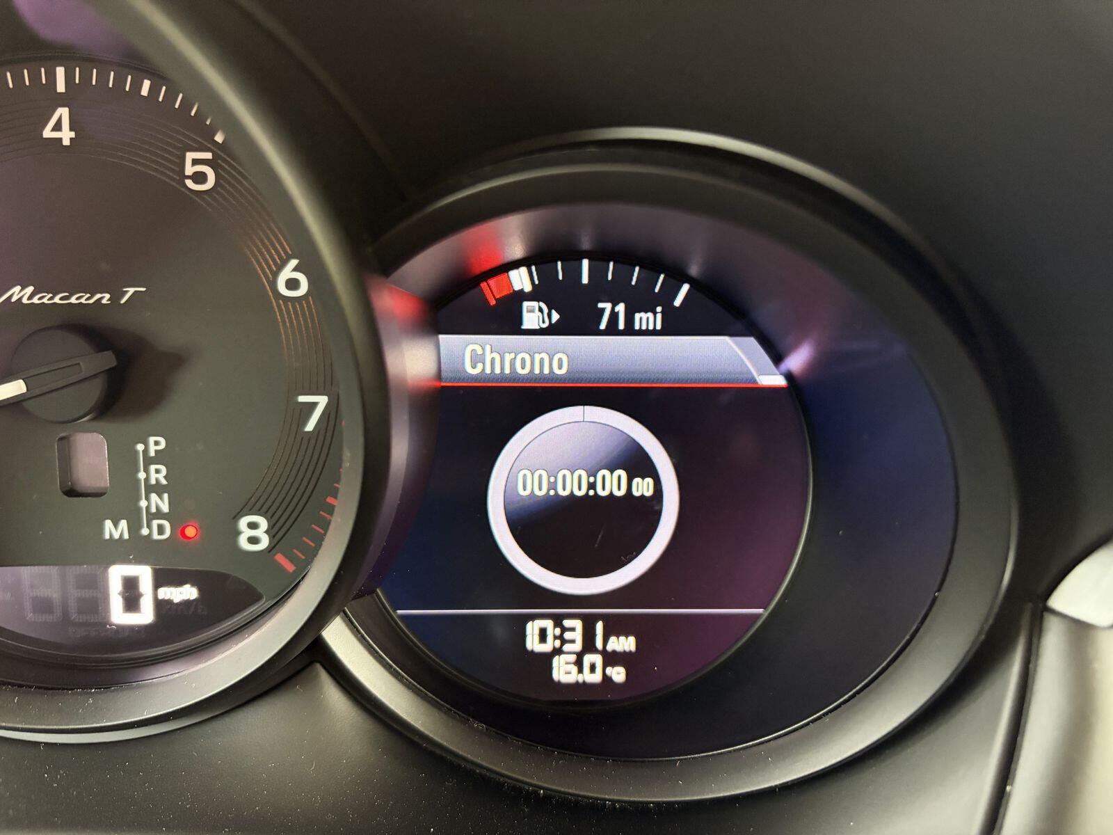 Porsche Macan view 31