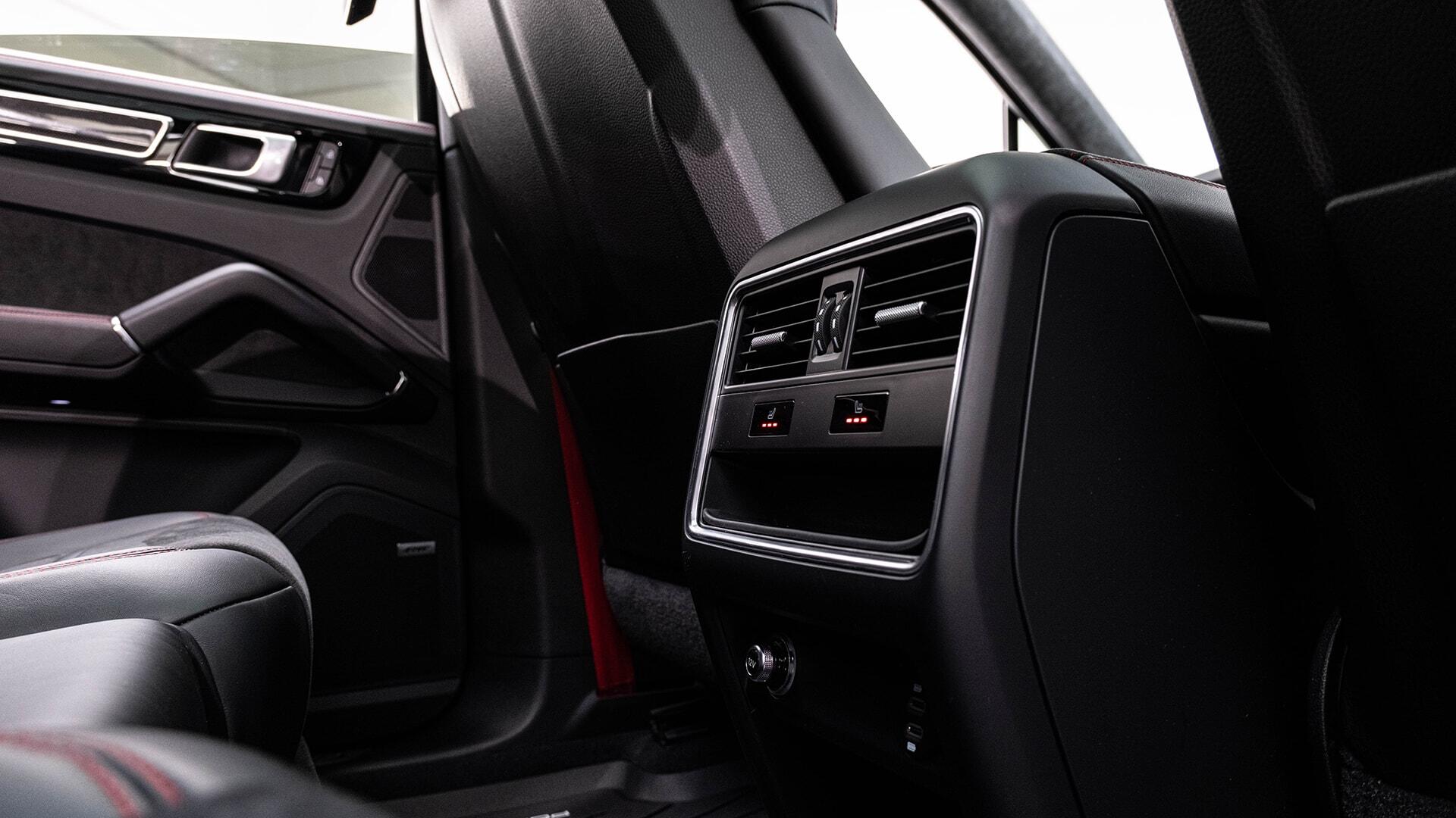 Porsche Cayenne view 54