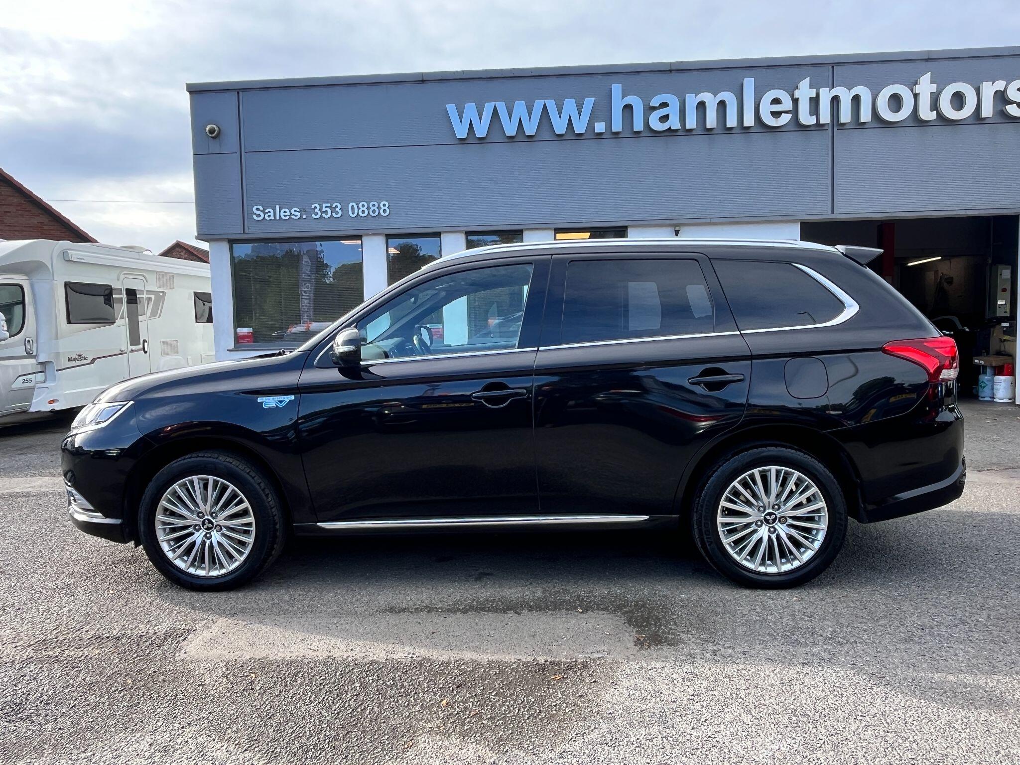 Mitsubishi Outlander view 2
