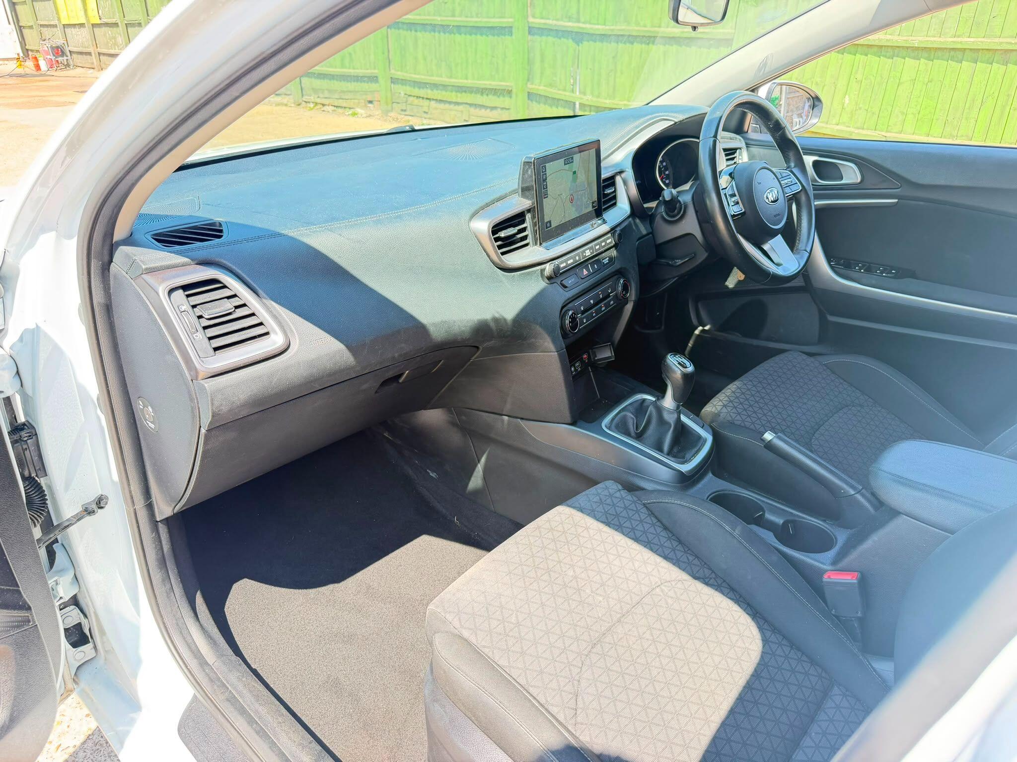Kia Ceed view 10