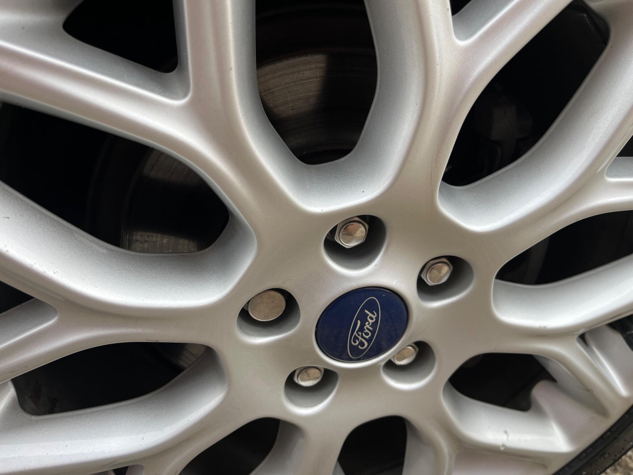 Ford Focus view 13