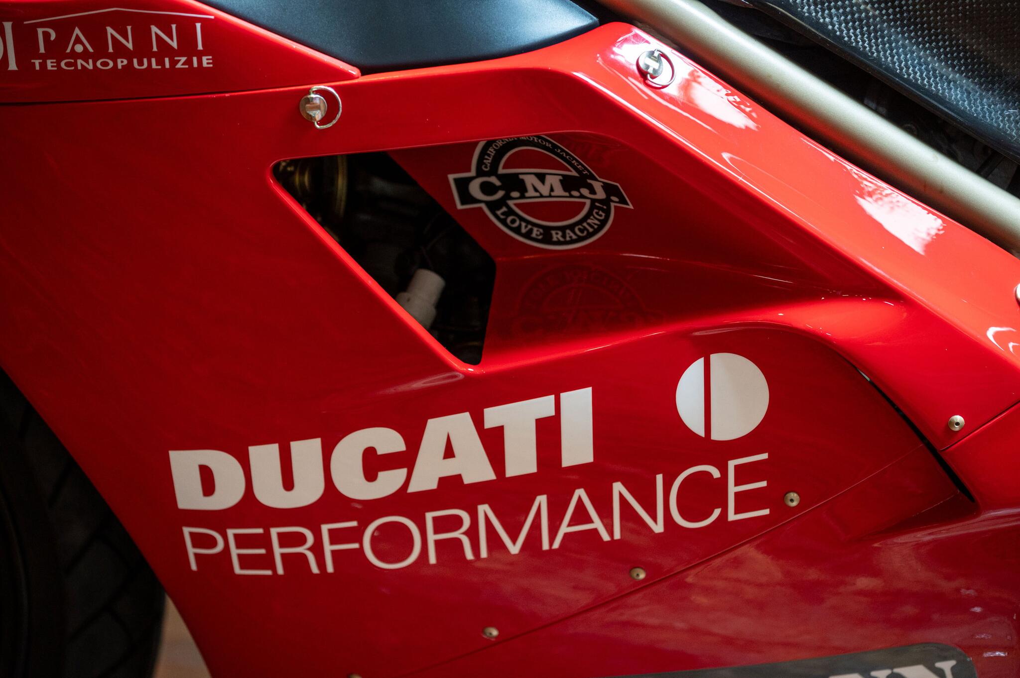 Ducati 916 view 18