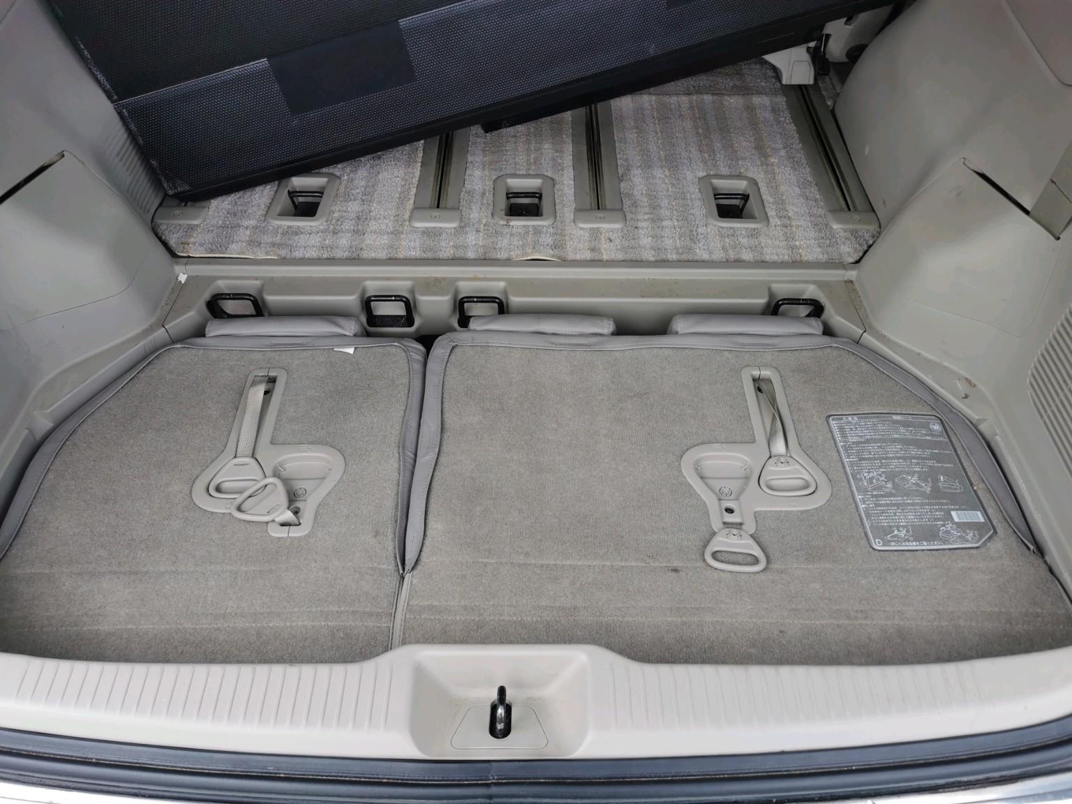 Toyota Estima view 24