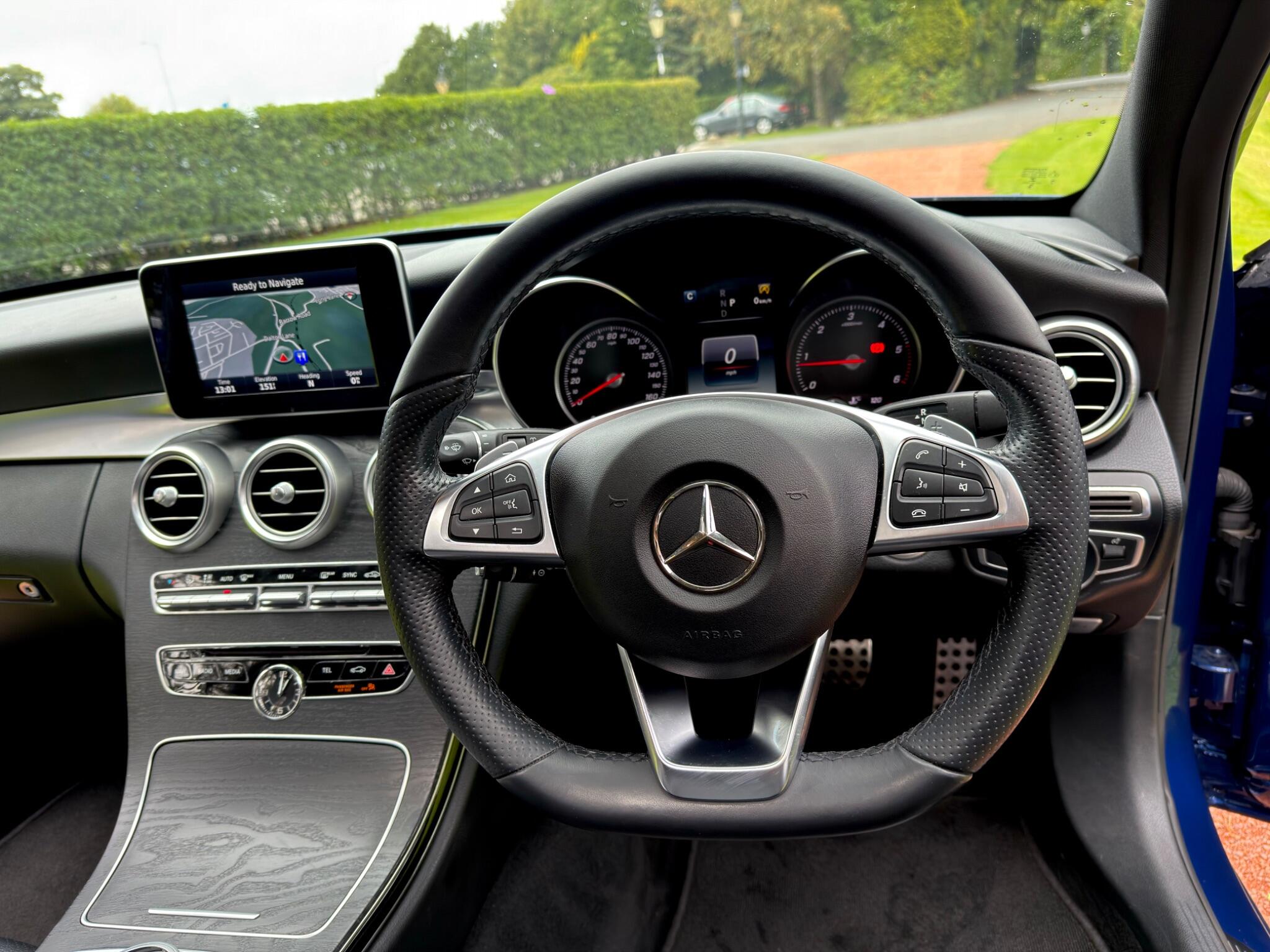 Mercedes-Benz C-Class view 27
