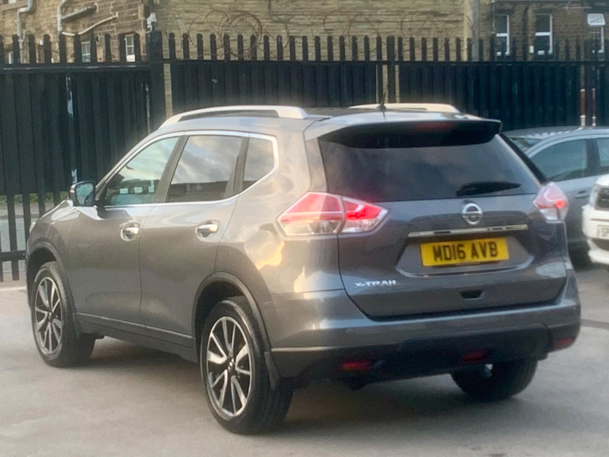 Nissan X-Trail view 5