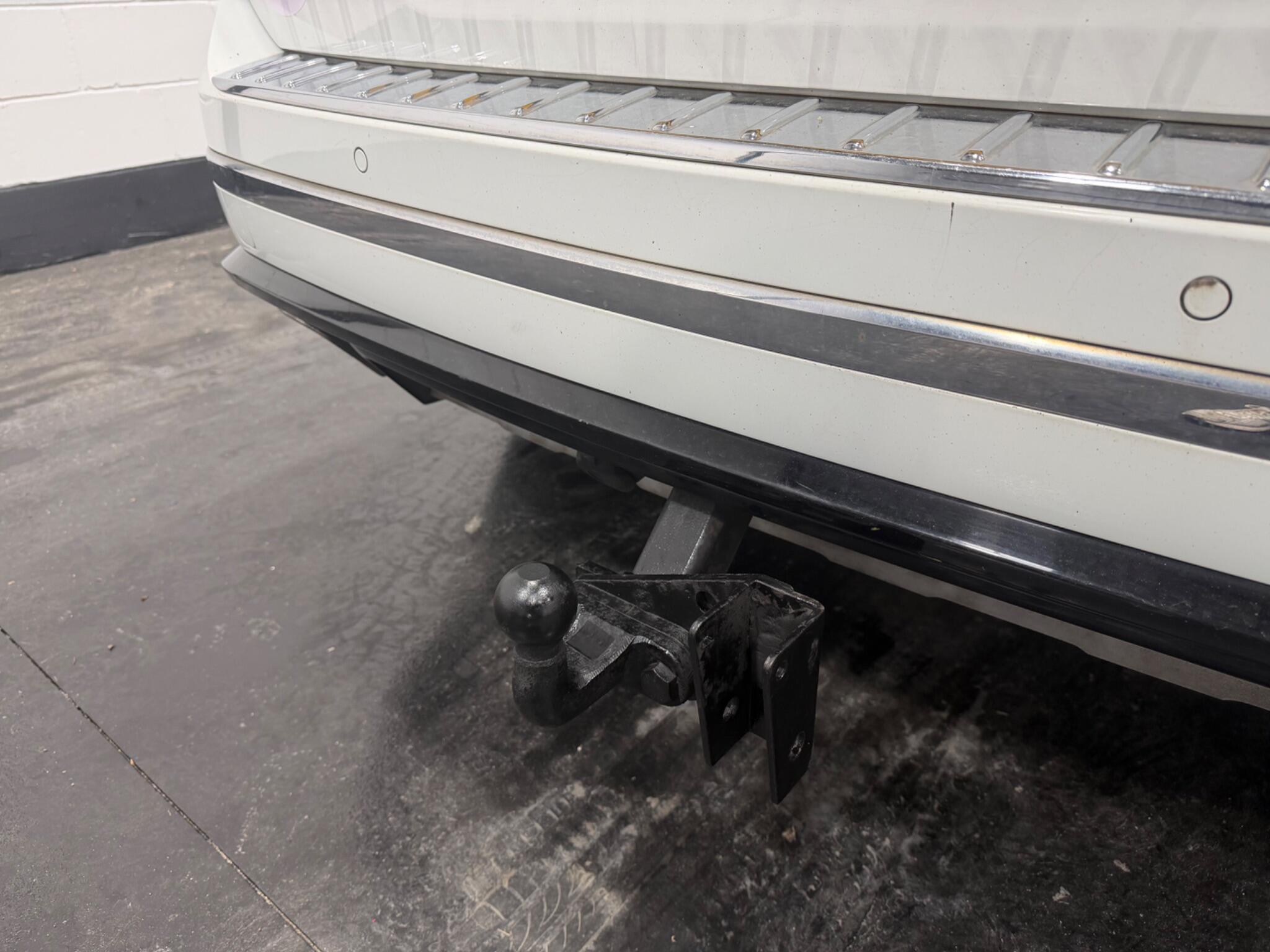 Volkswagen Touareg view 27