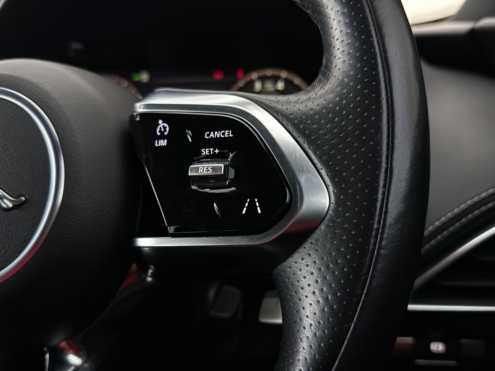 Jaguar Xe view 15