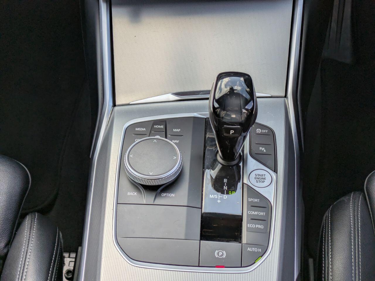 BMW 3 Series view 12