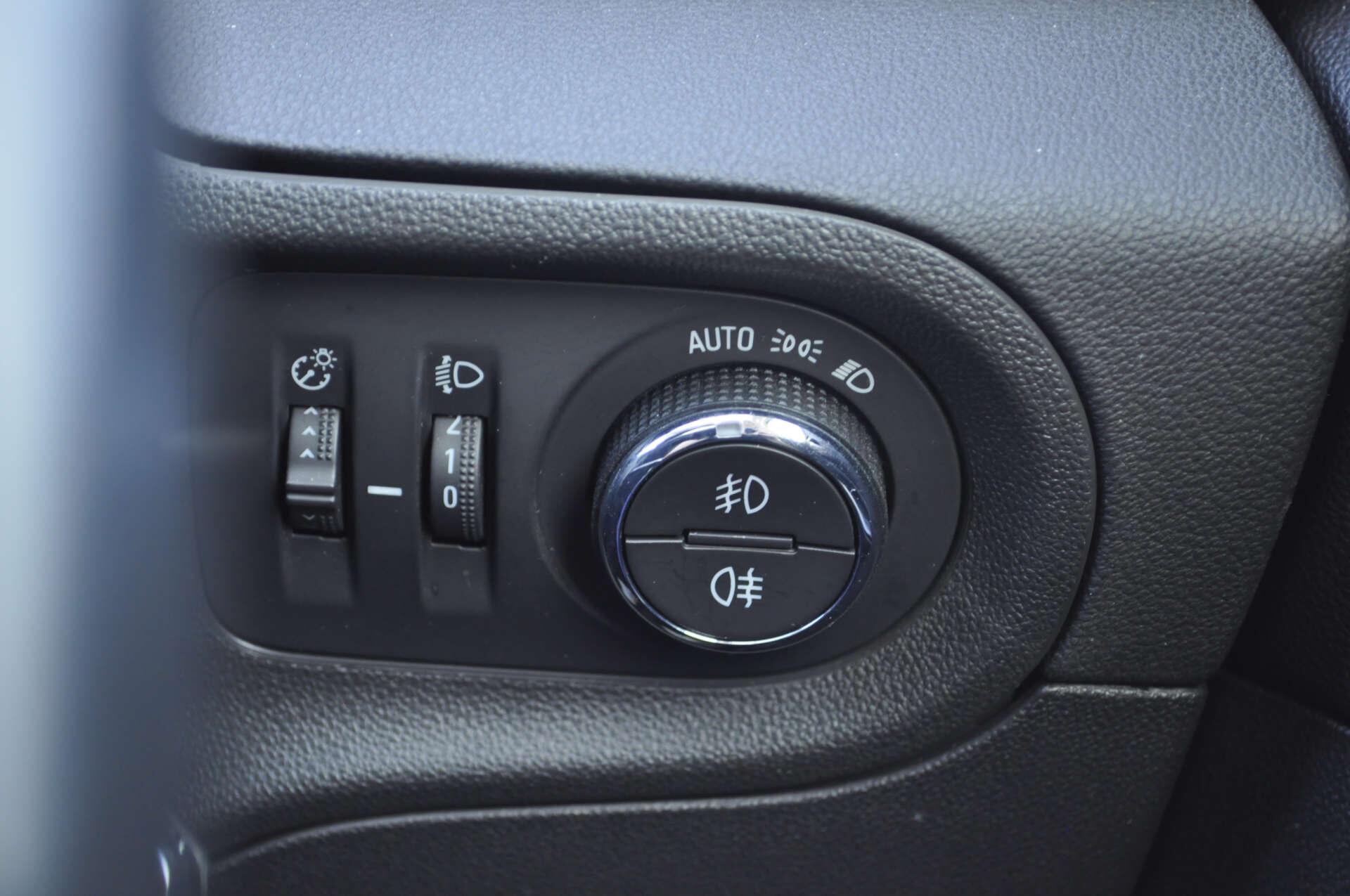 Vauxhall Grandland X view 25