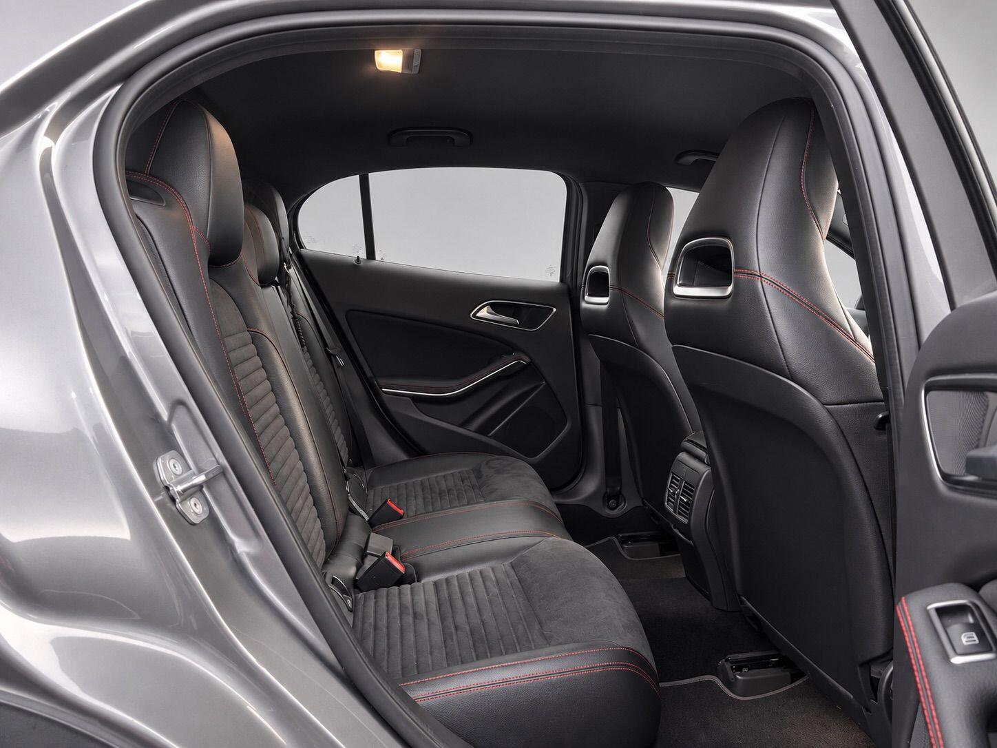 Mercedes-Benz Gla view 33