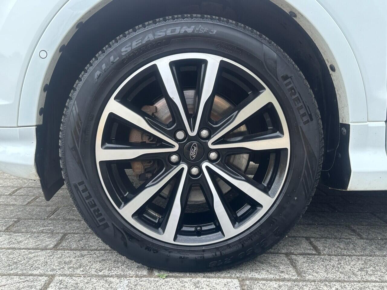 Ford Kuga view 43