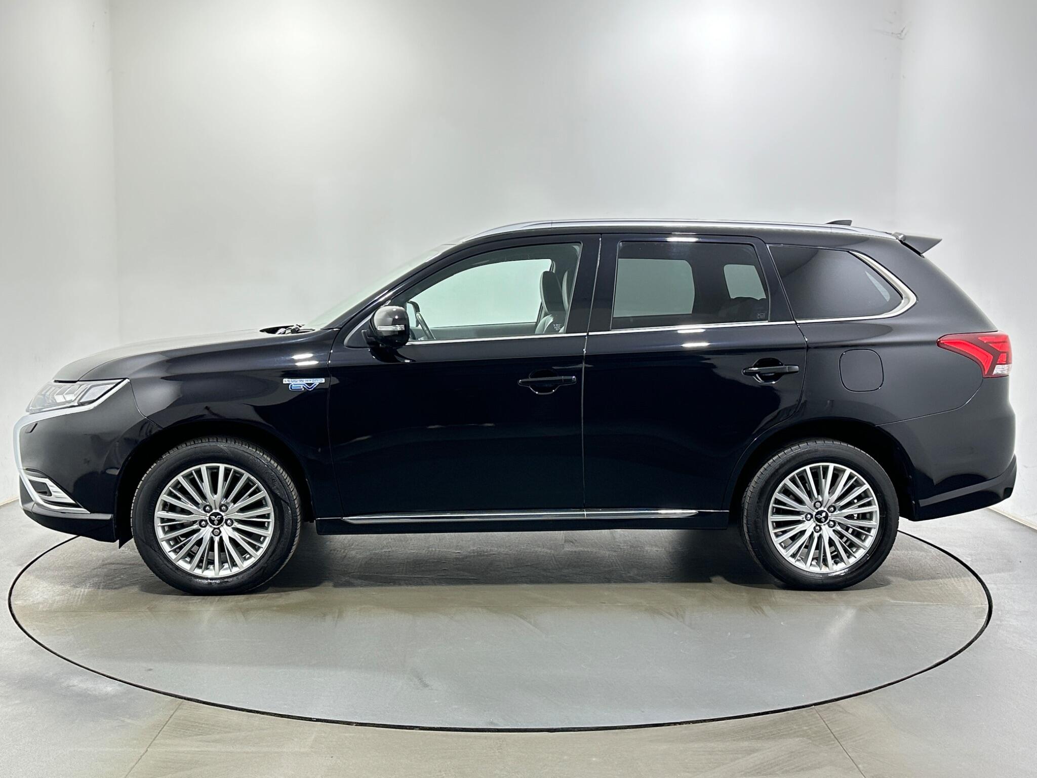 Mitsubishi Outlander view 5
