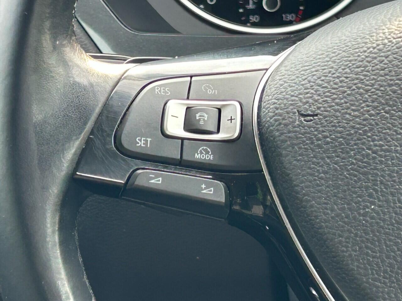 Volkswagen Tiguan view 28
