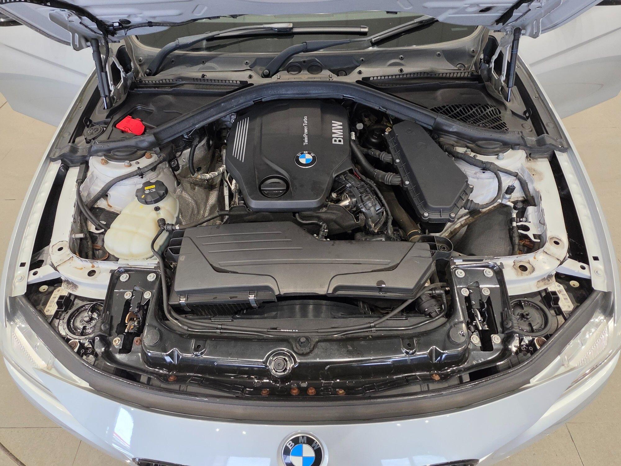 BMW 3 Series view 33