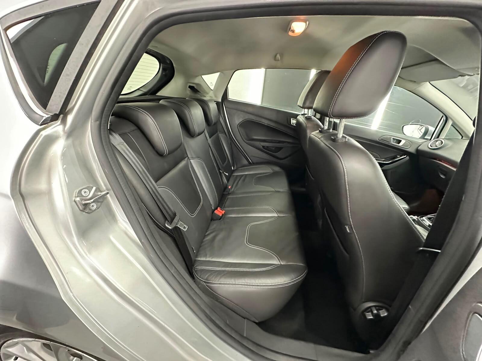 Ford Fiesta view 24
