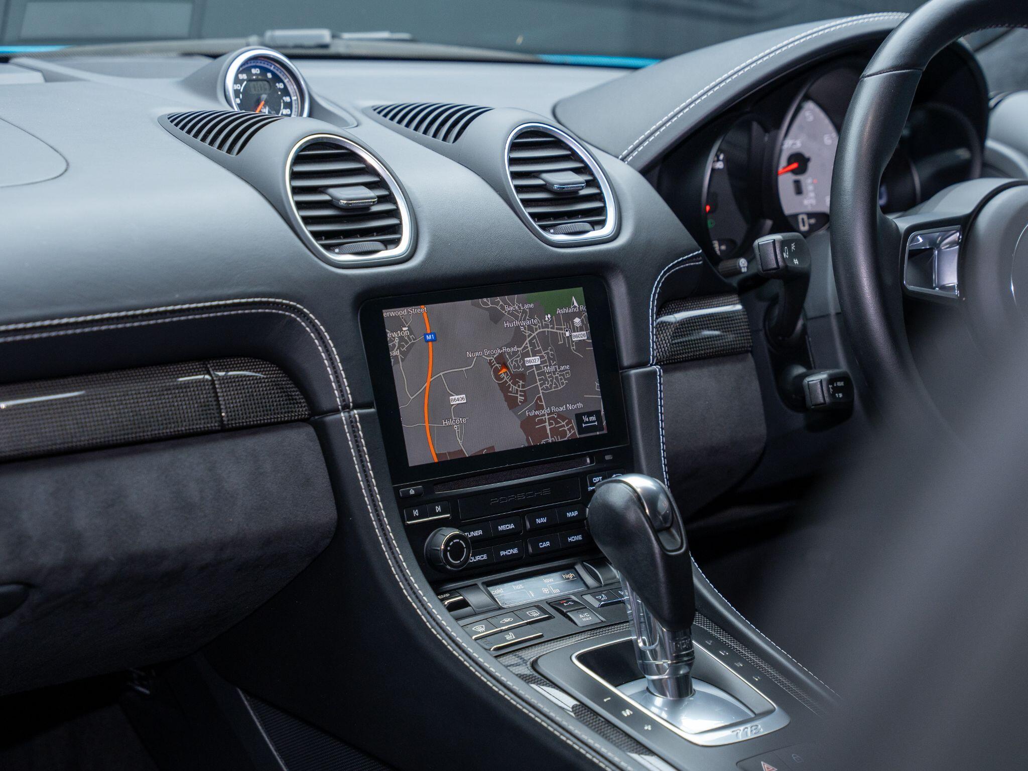 Porsche Cayman view 40