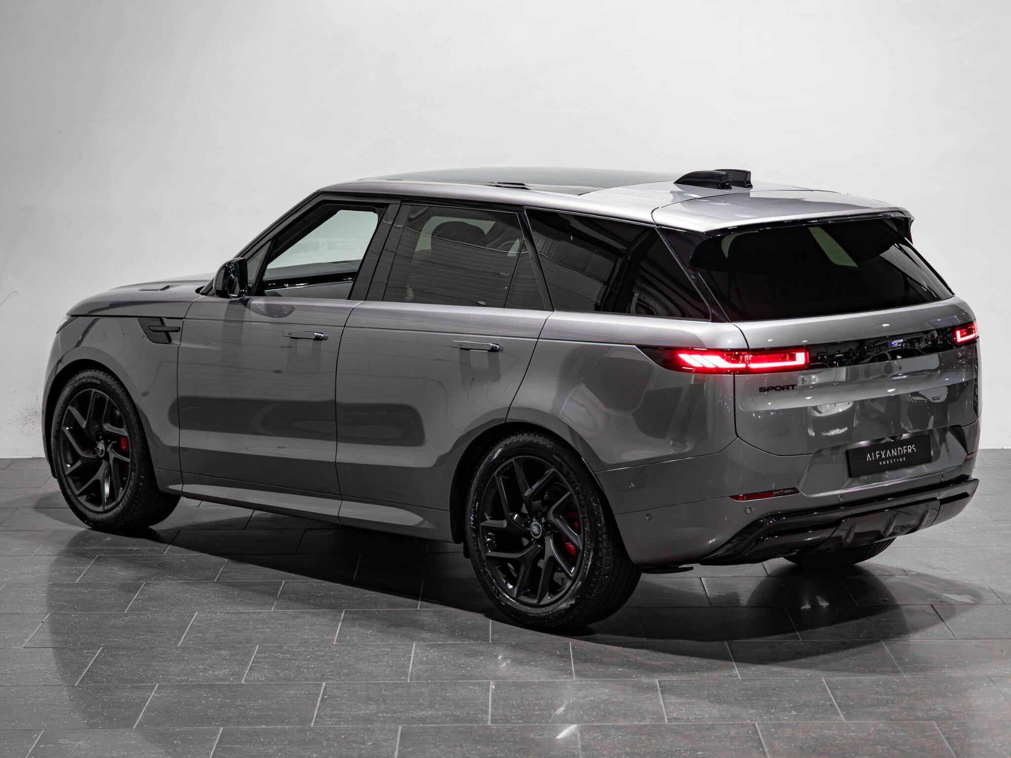 Land Rover Range Rover Sport view 5