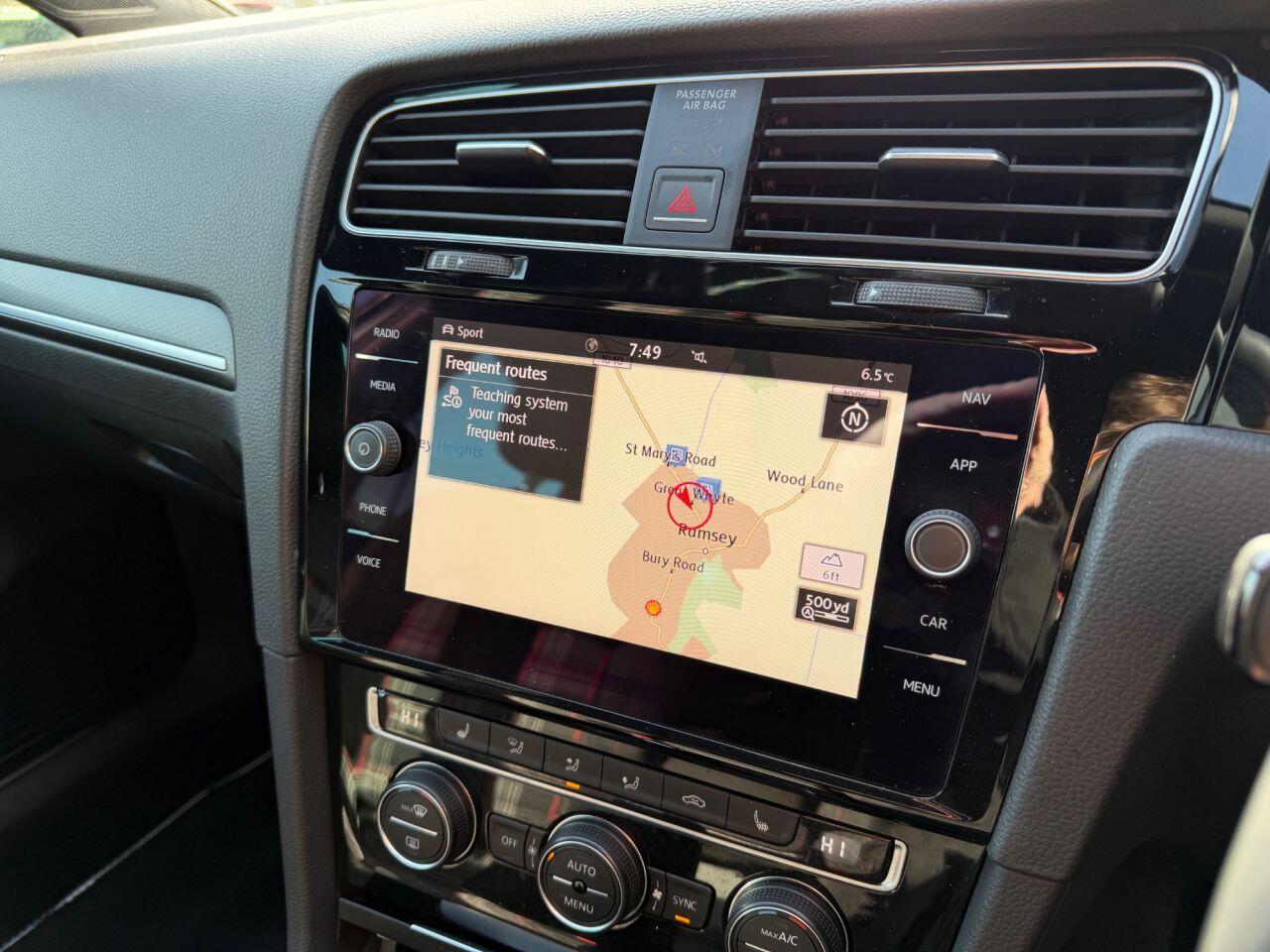 Volkswagen Golf view 17