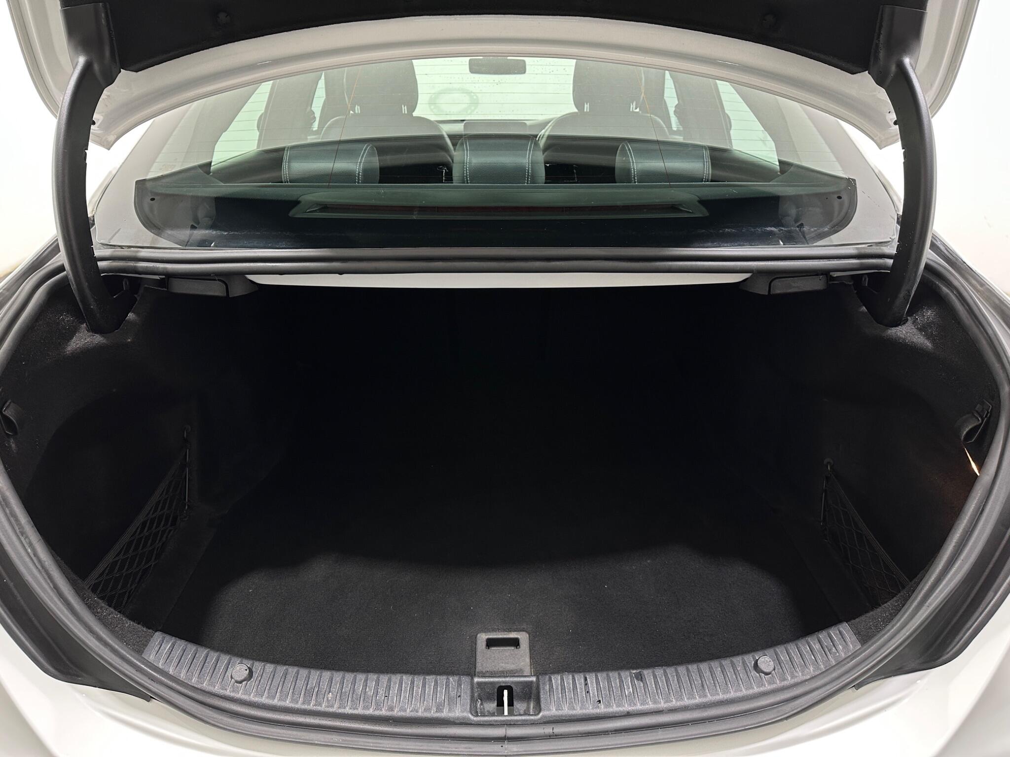 Mercedes-Benz C Class view 48