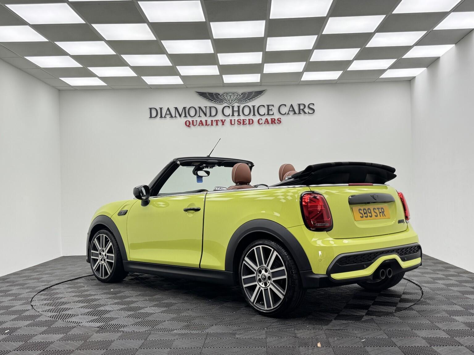Mini Convertible view 5