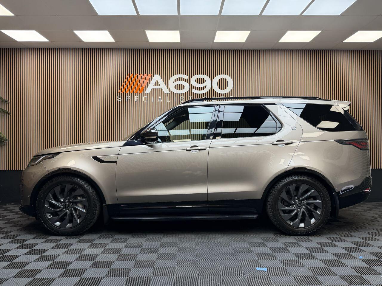 Land Rover Discovery 3 view 5