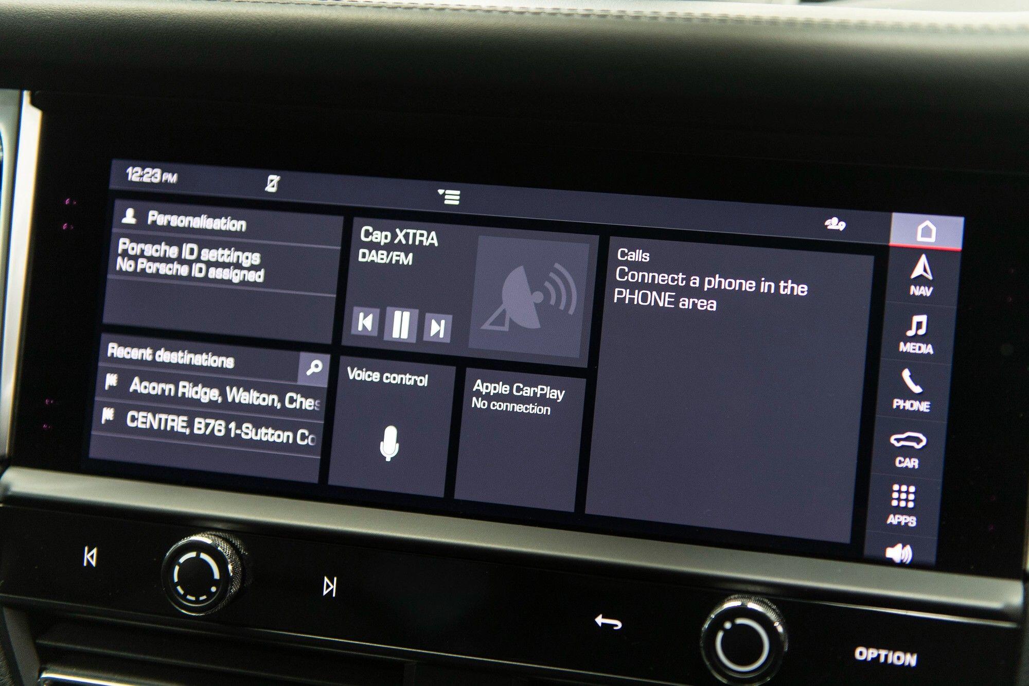 Porsche Macan view 26