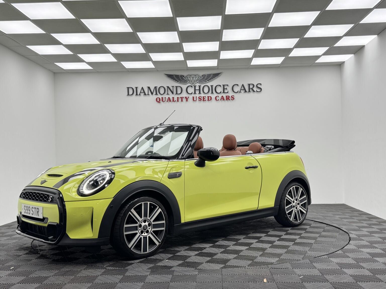 Mini Convertible view 3