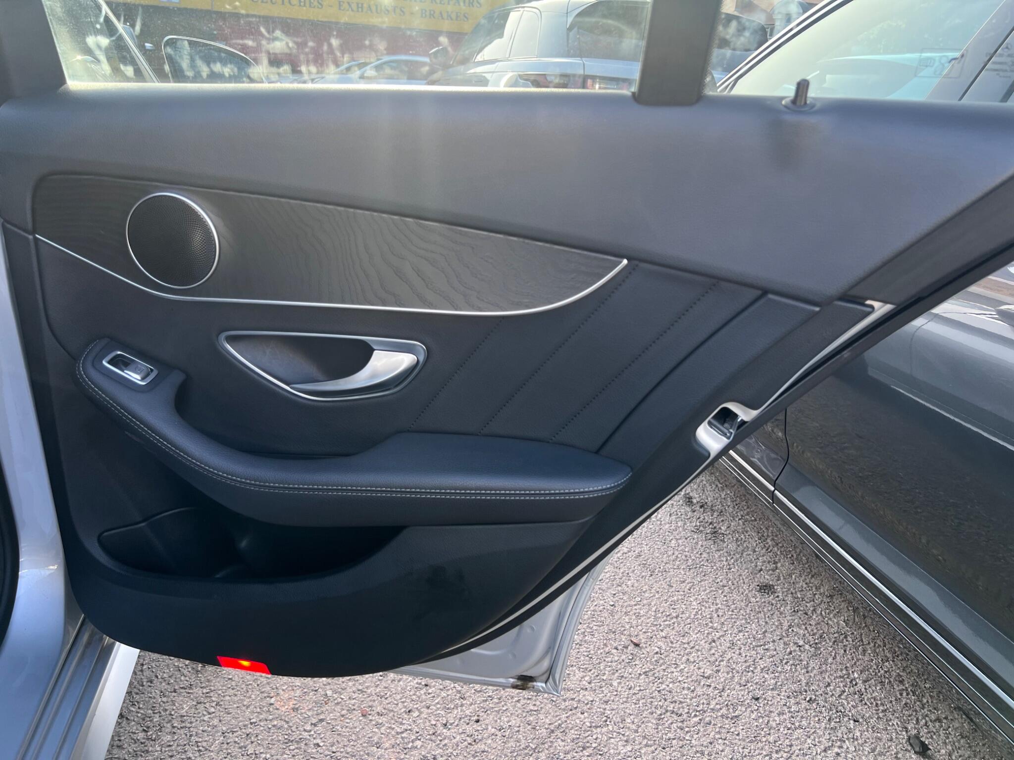 Mercedes-Benz C Class view 38