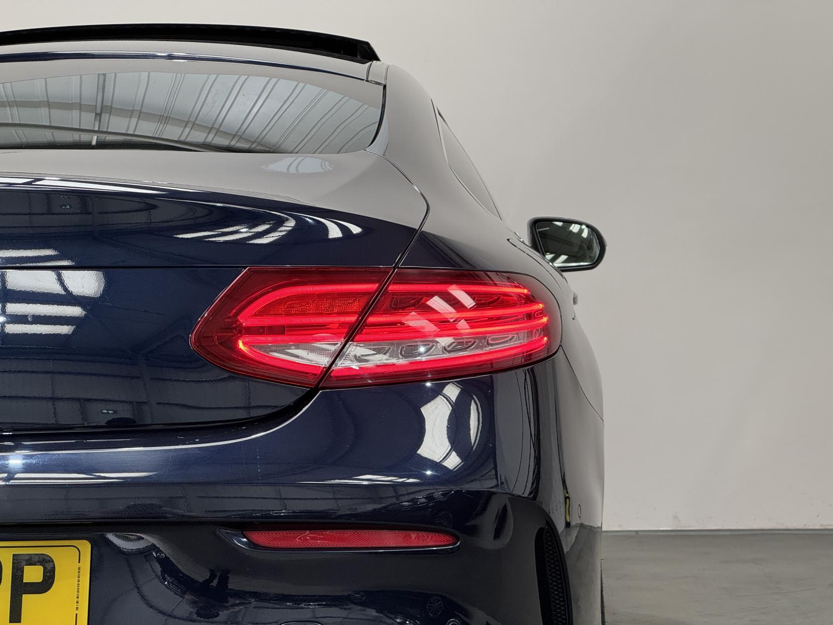Mercedes-Benz C Class view 14