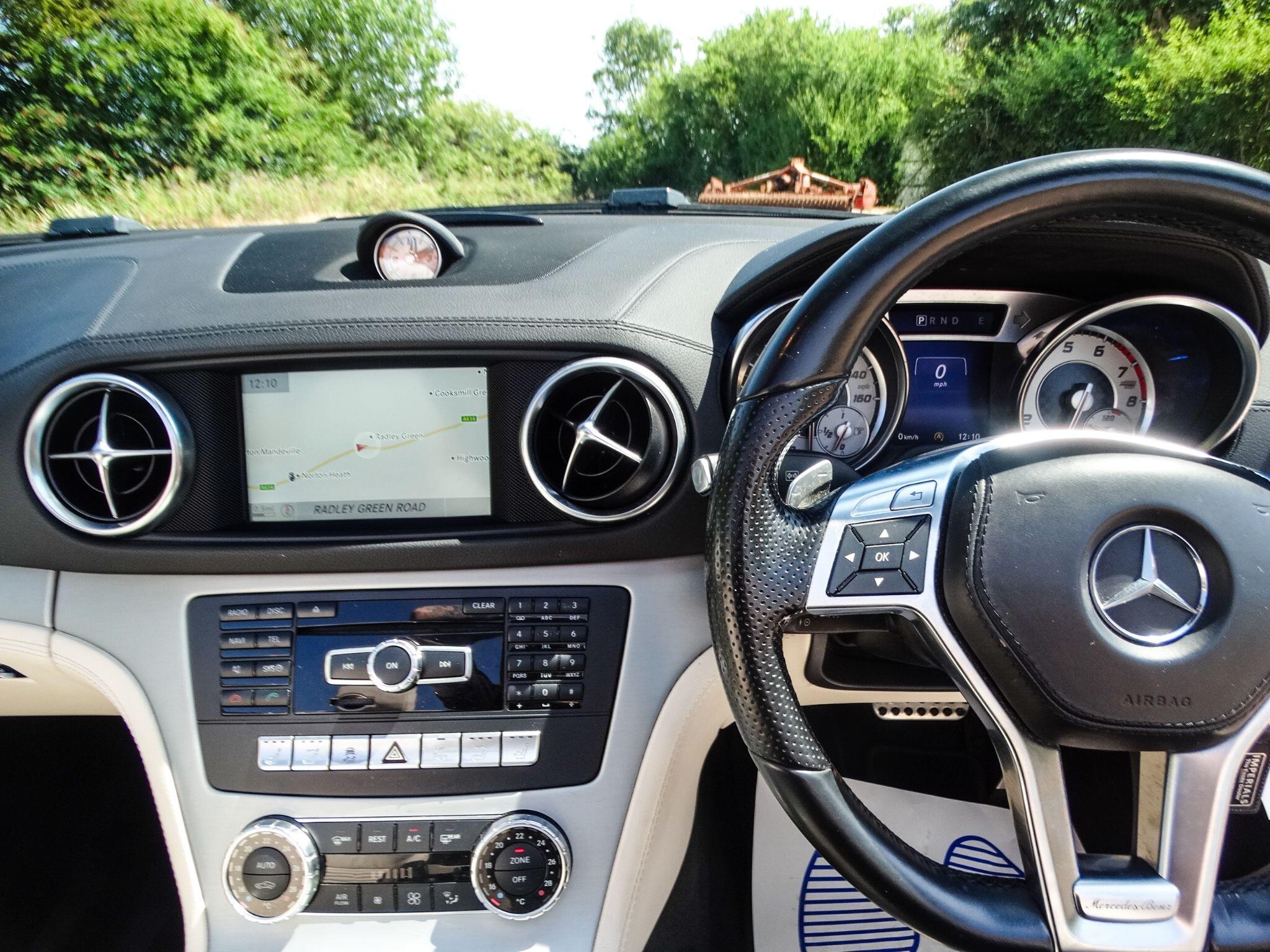 Mercedes-Benz SL view 8