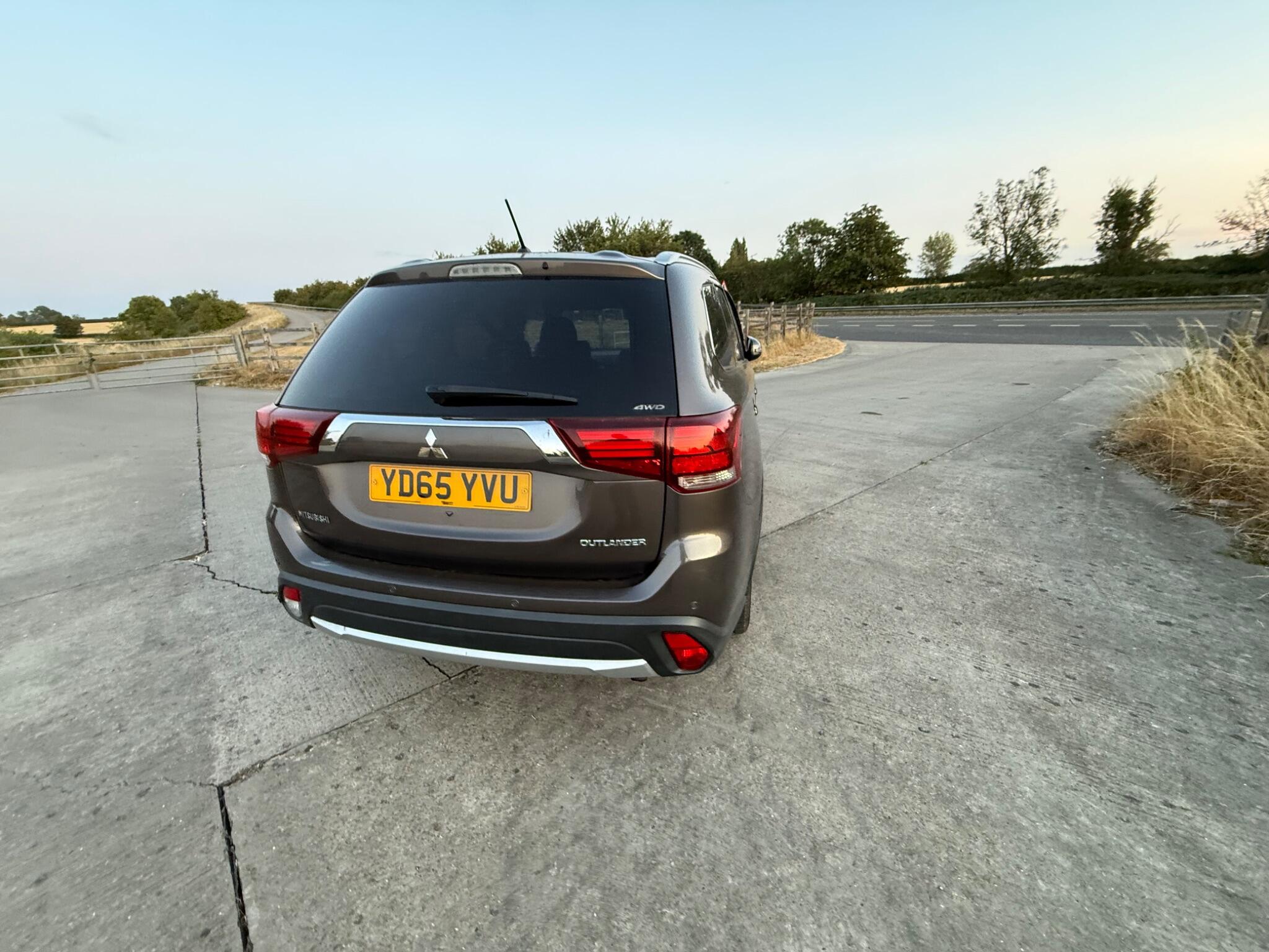 Mitsubishi Outlander 2.2 DI-D GX3 SUV 5dr Diesel Manual 4WD Euro 6 (s/s) (147 ps) — photo 19 of 90