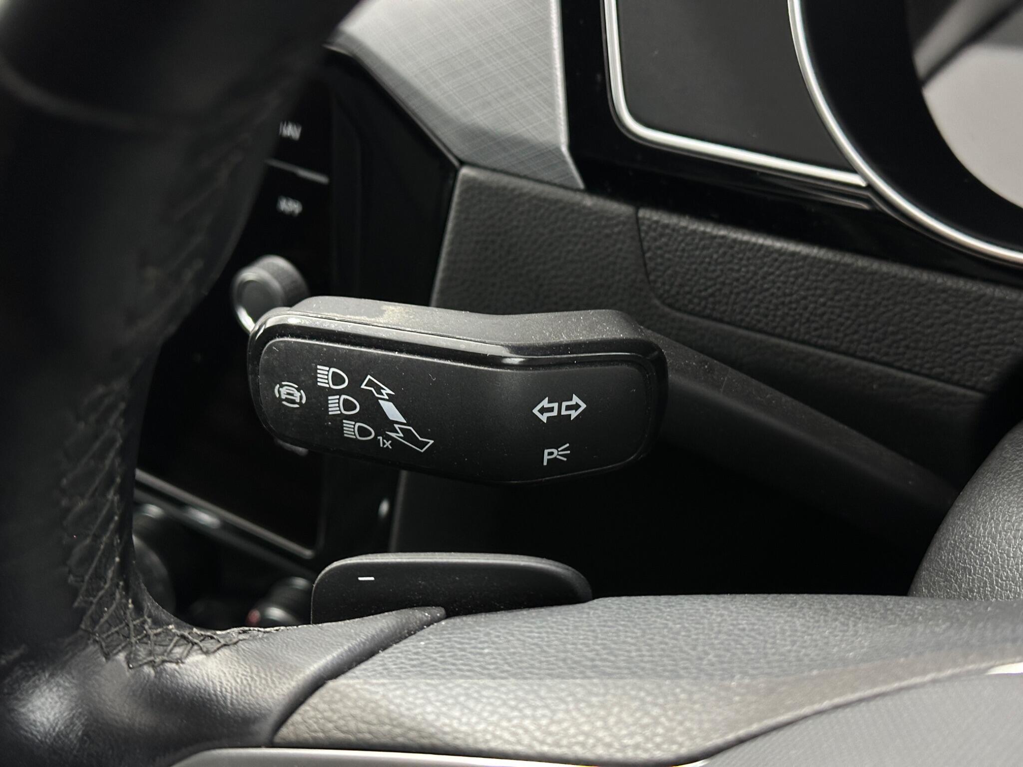 Volkswagen Passat view 14