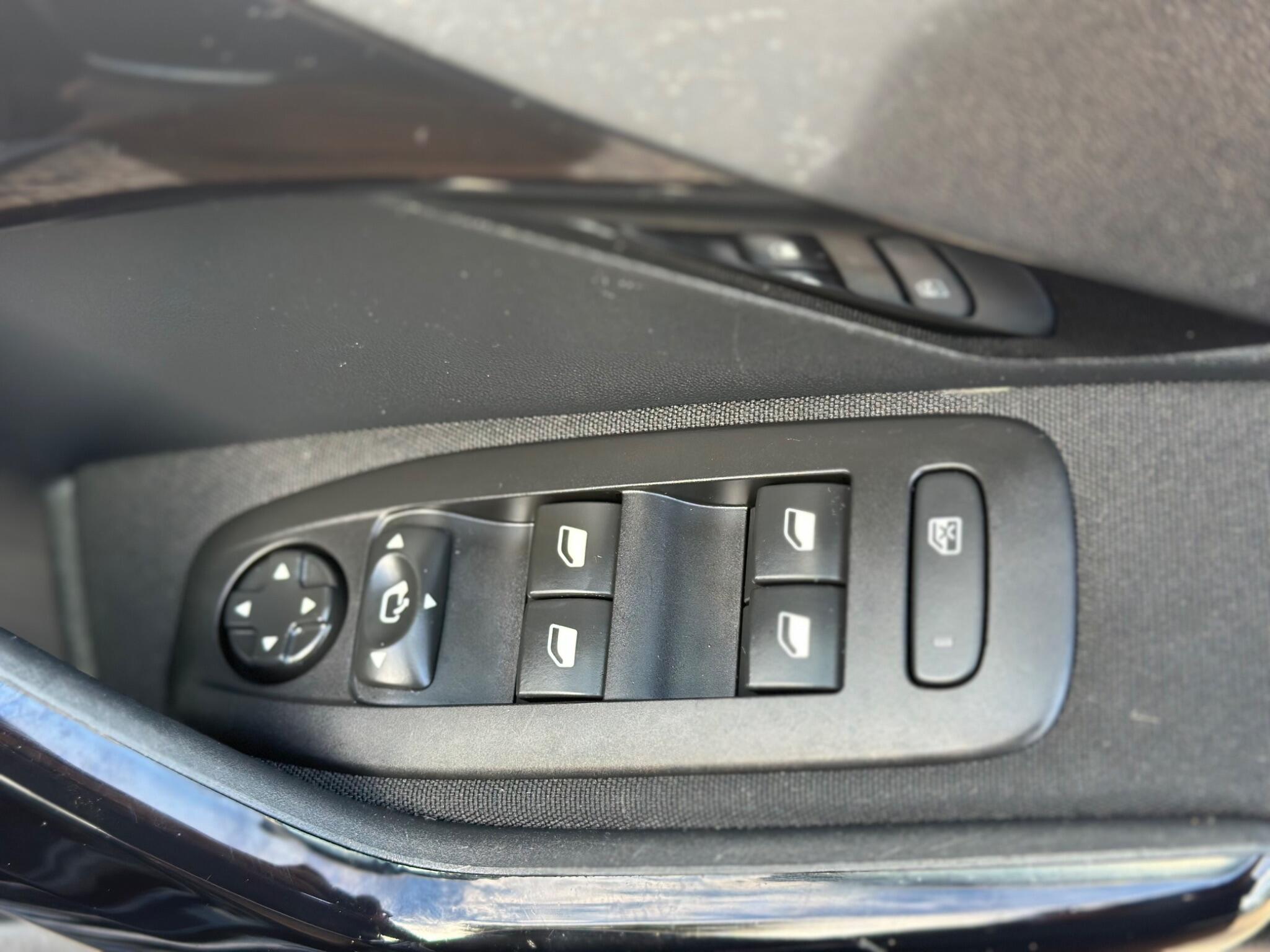 Peugeot 208 view 59