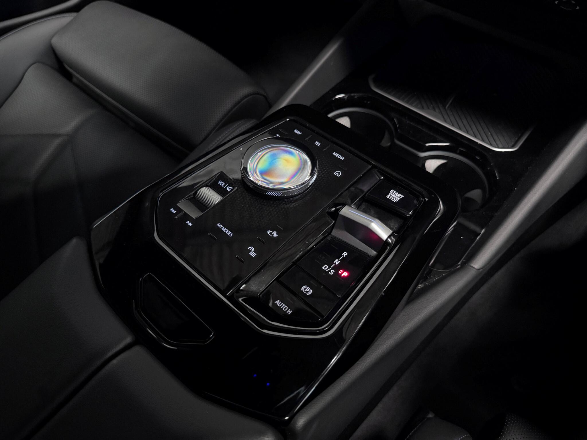 BMW 5 Series view 38