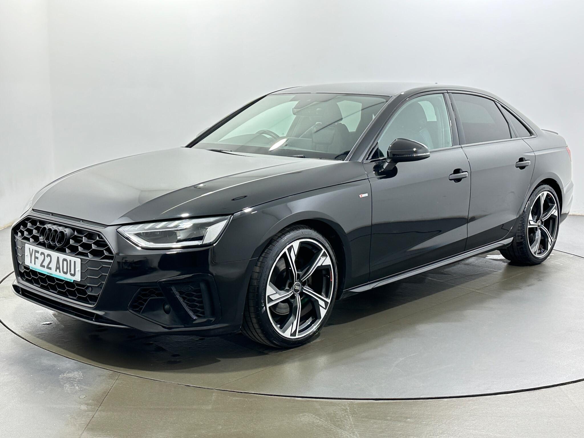 Audi A4 view 4