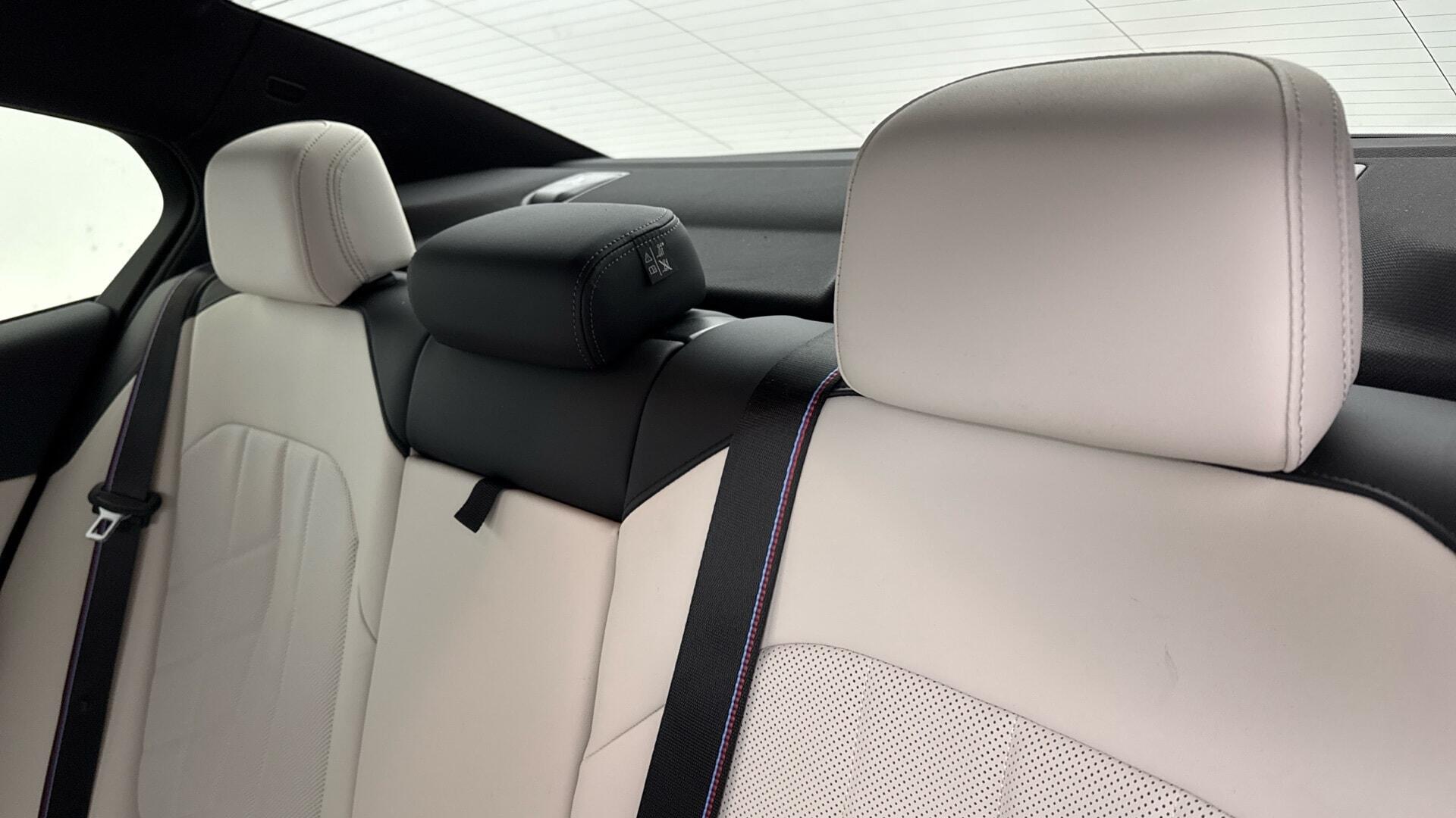 BMW 5 Series view 12