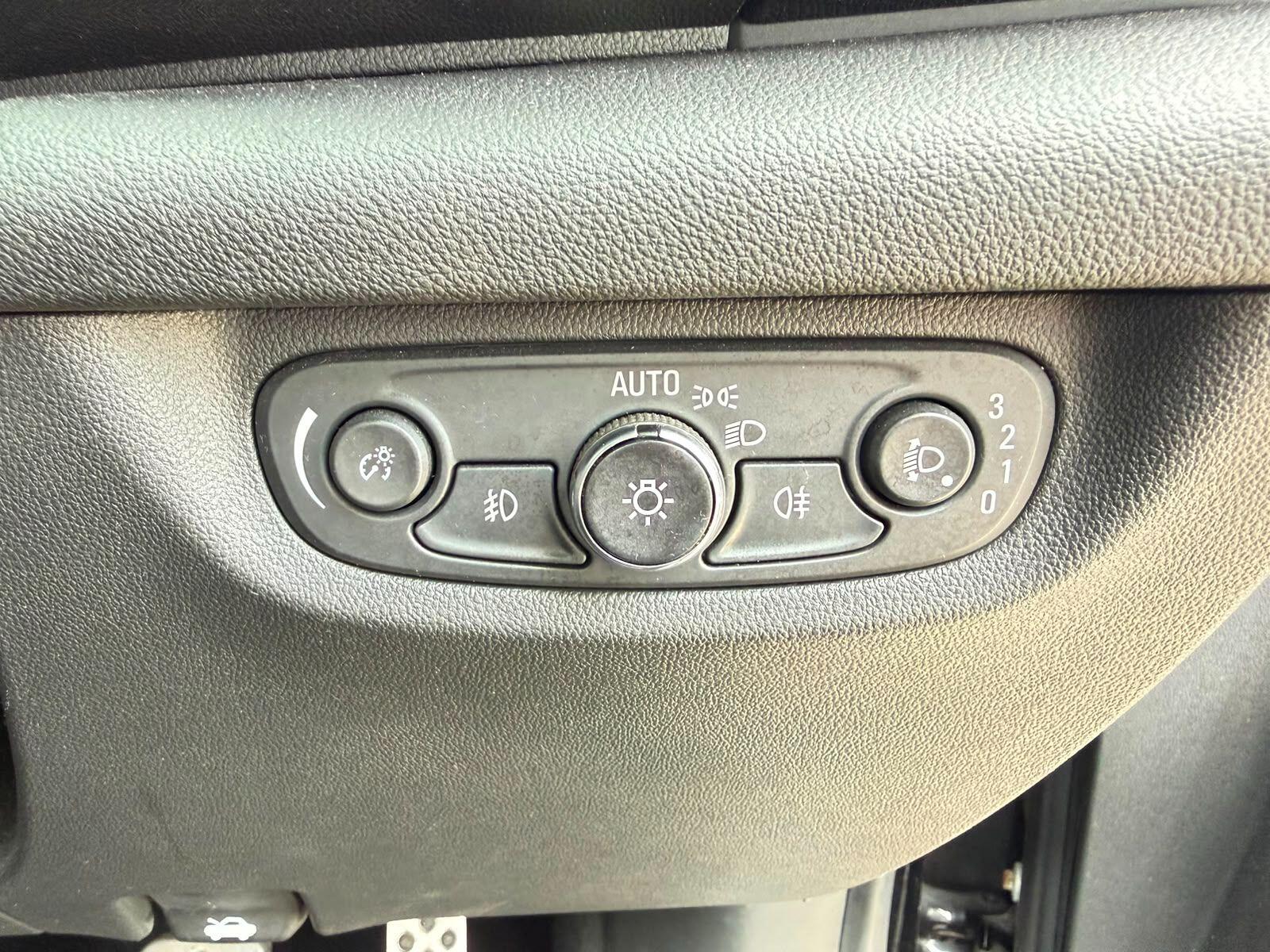 Vauxhall Insignia view 23