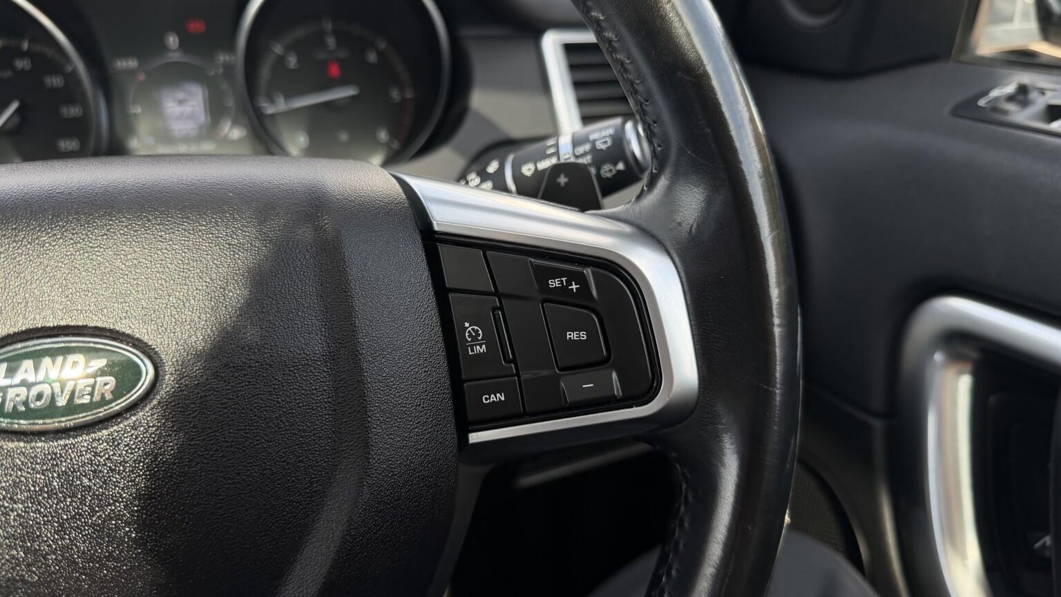 Land Rover Discovery Sport view 29