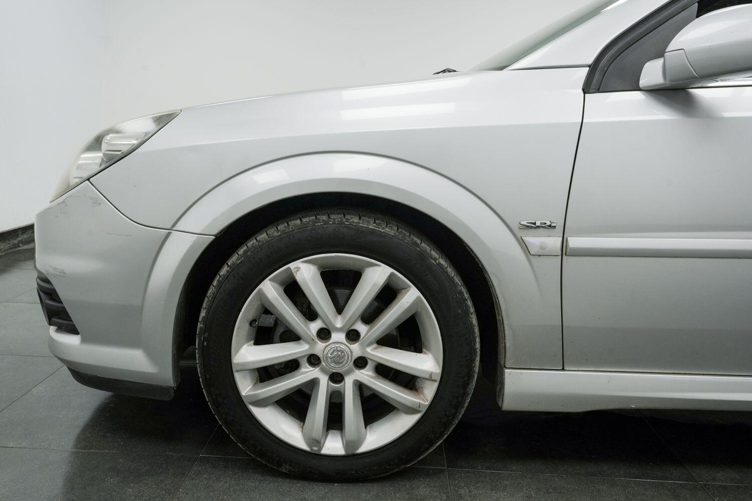 Vauxhall Vectra view 6