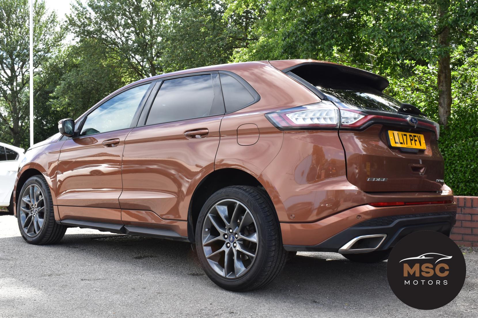 Ford Edge view 12